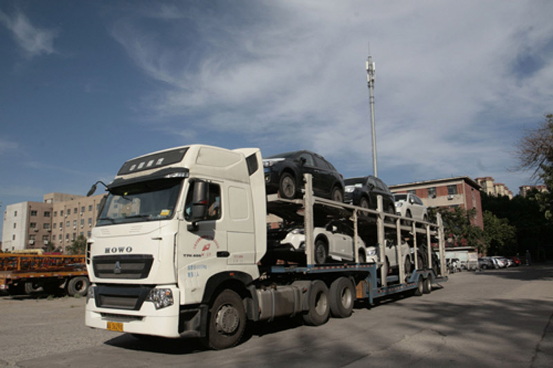 滿(mǎn)載大件商品運(yùn)輸車(chē)網(wǎng).jpg